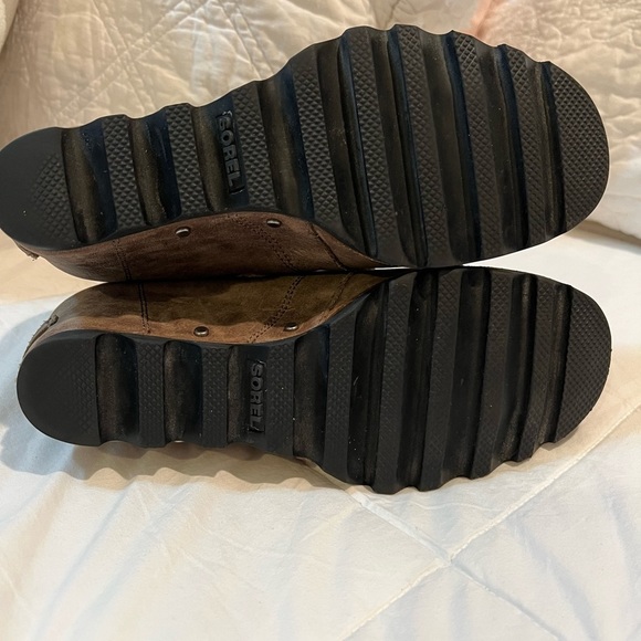 SOREL Joan of Arctic  distressed leather wedge booties size 8 - Picture 8 of 11